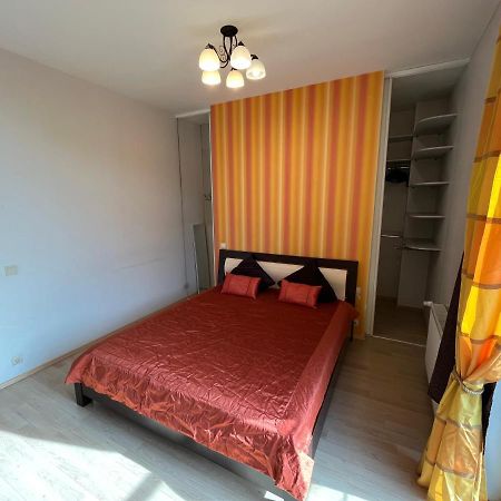 Lovely Apartments In Imanta With Free Parking Riga Exterior photo