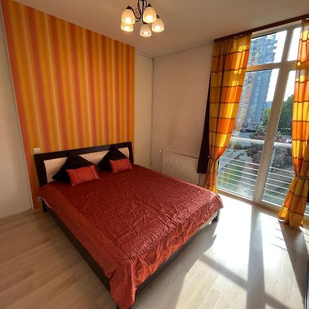 Lovely Apartments In Imanta With Free Parking Riga Exterior photo