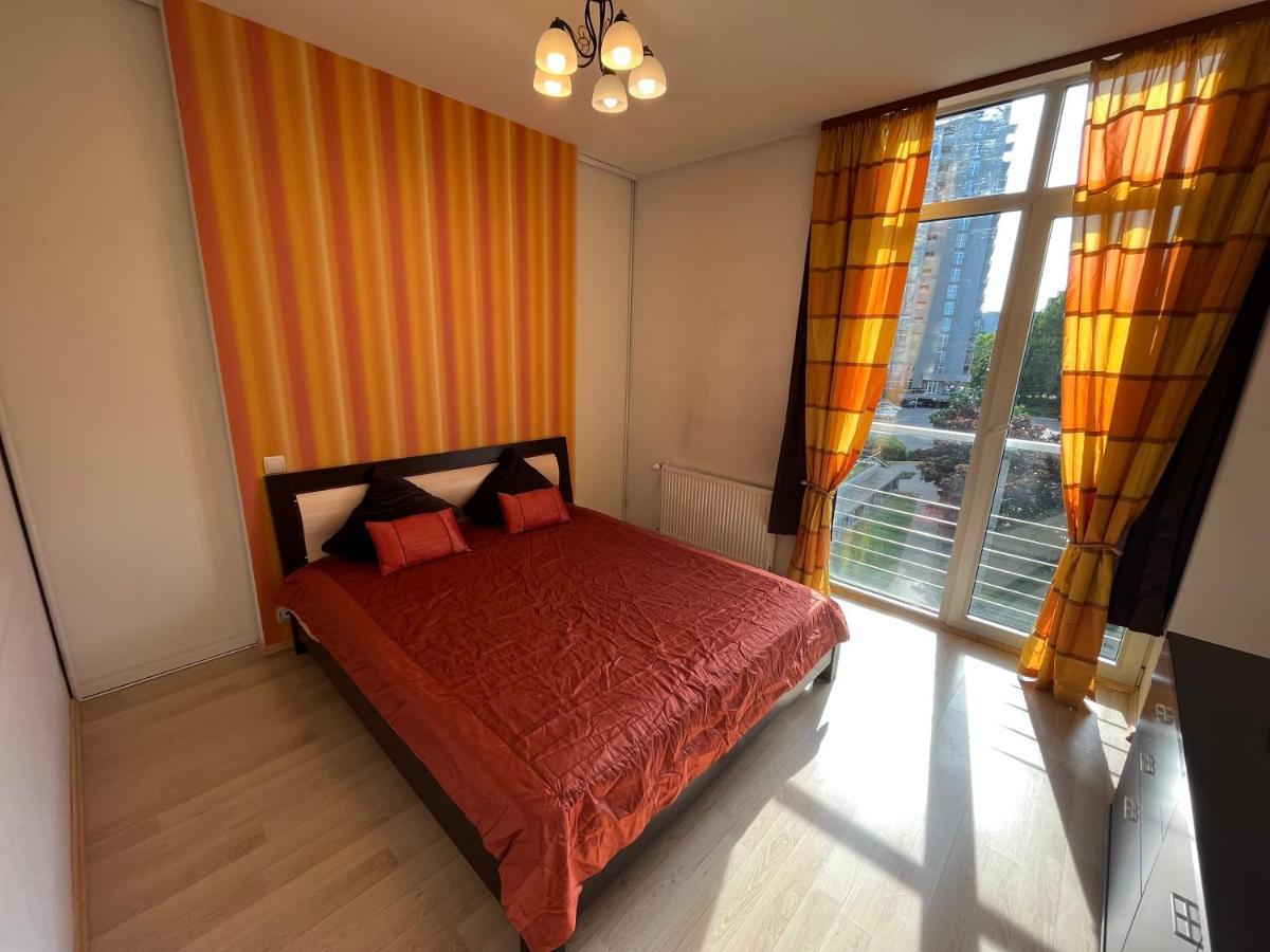 Lovely Apartments In Imanta With Free Parking Riga Exterior photo